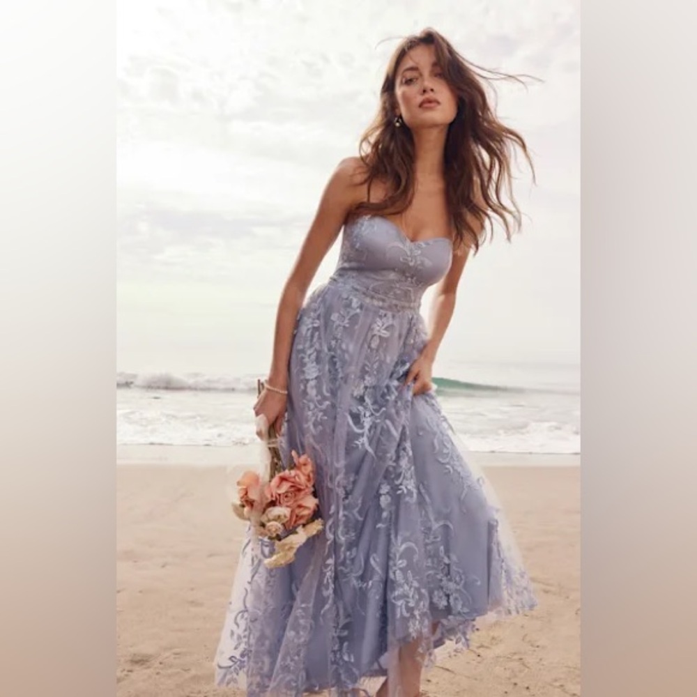 Lulu's Strapless Blue Lace Dress